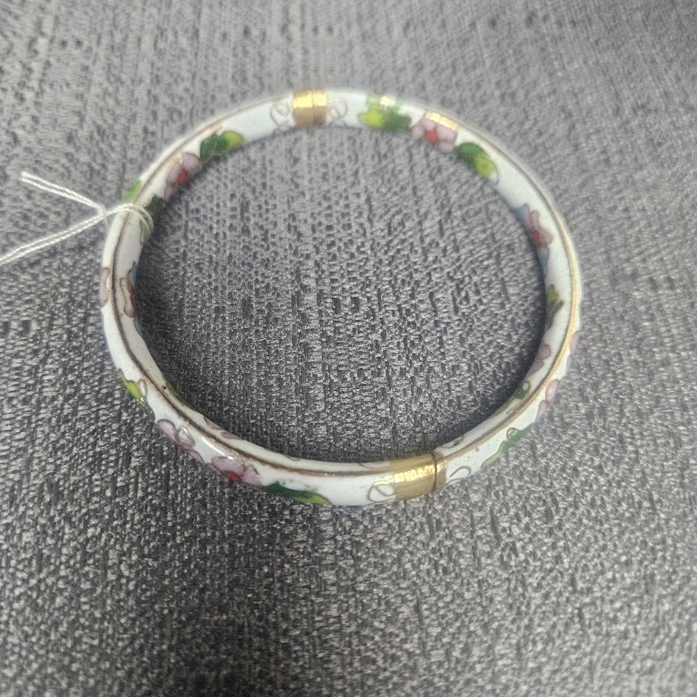Vintage White Floral Cloisonne Bangle With Pink Flowers EUC 80s-90s - Picture 2 of 2
